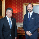 16. juni: Kronprins Haakon tar i mot Colombias president, Juan Manuel Santos, i audiens. Foto: Heiko Junge / NTB scanpix